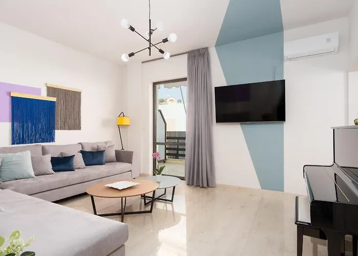 Nima 2, Modern-Style Apartment In The Heart Of Rethimno!