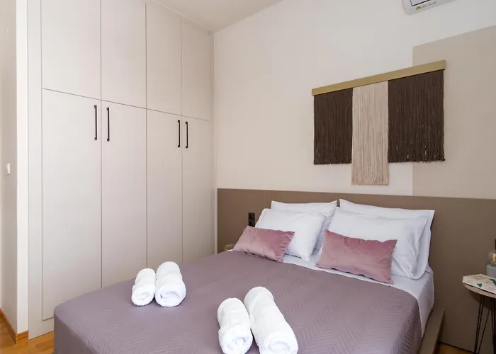 Nima 2, Modern-Style Apartment In The Heart Of Rethimno!