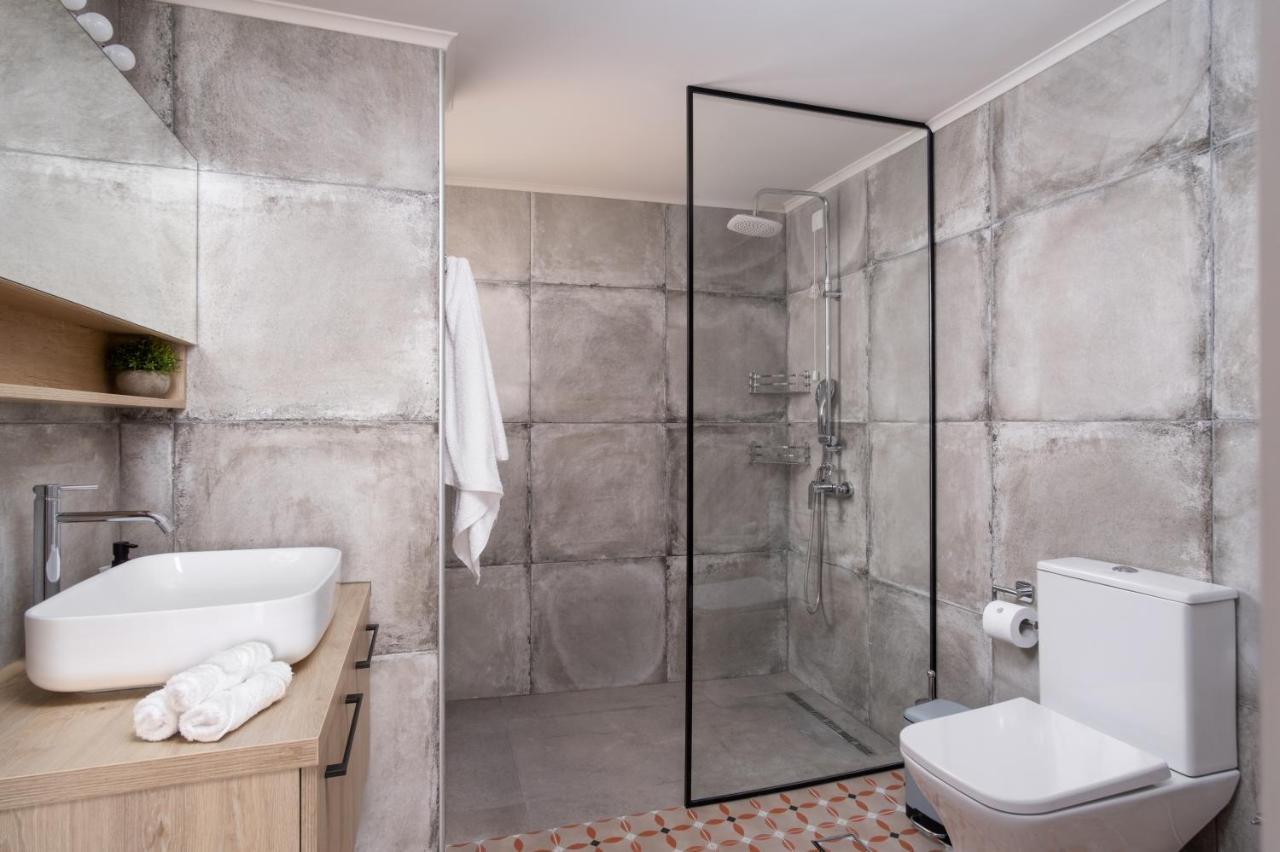 Nima 2, Modern-style In The Heart Of Rethimno! Apartment *
